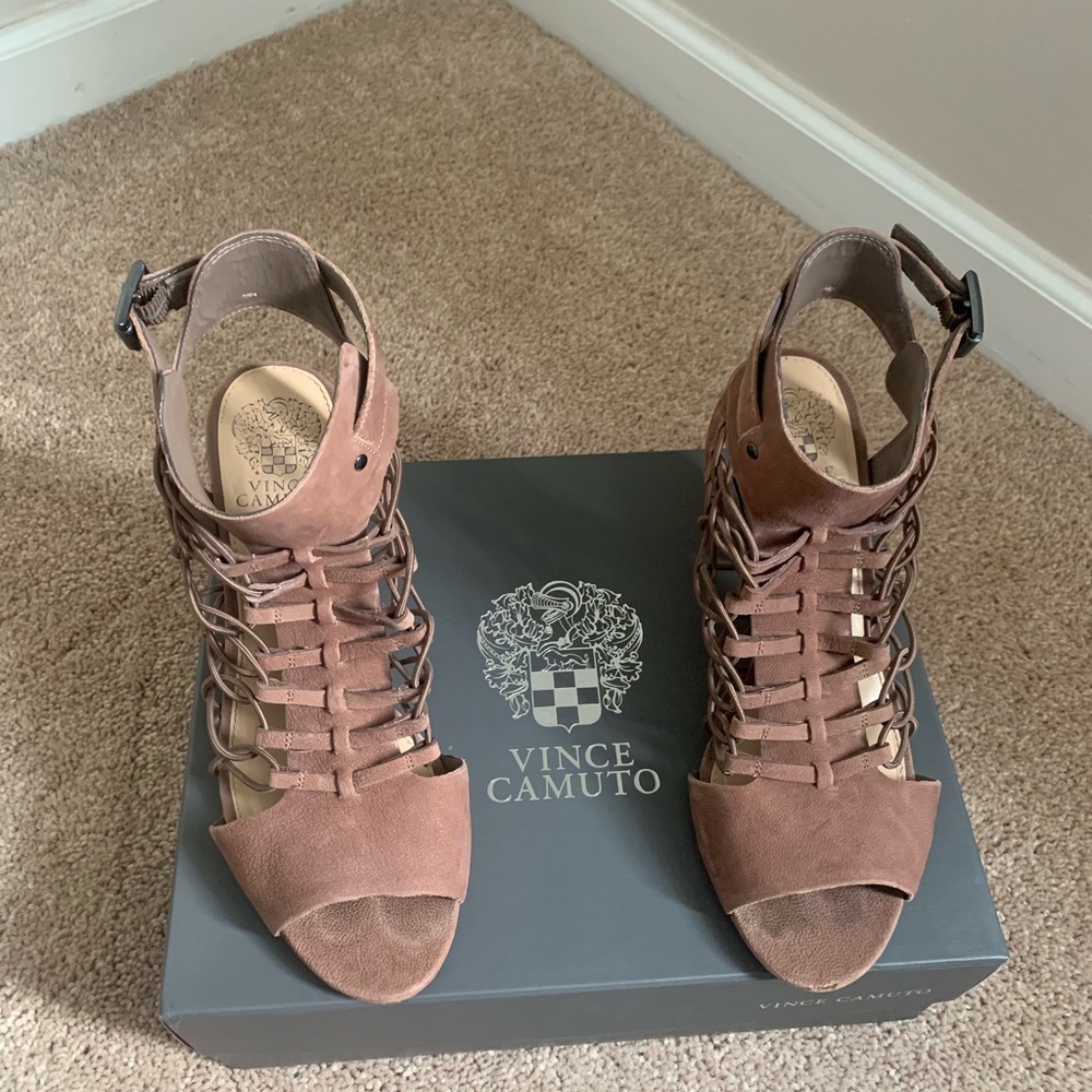 Vince Camuto Evel Sandal Smoke Taupe Size 9W